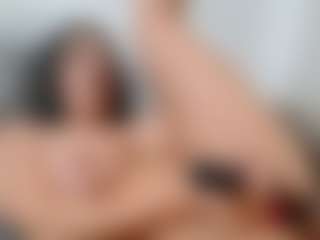 Live cam show with Regina Rizzi - Pretty on Camming Site