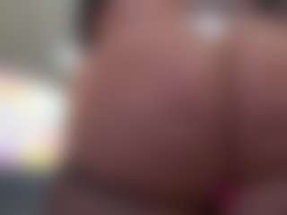 Live cam show with Kinky Kris - Hairy on CamwithHer