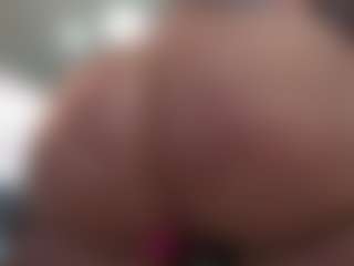 Live cam show with Kinky Kris - Squirt MILF on Fling VIP Chat