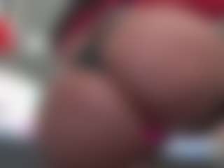 Live cam show with Kinky Kris - Big Ass MILF on SquirtSoMuch