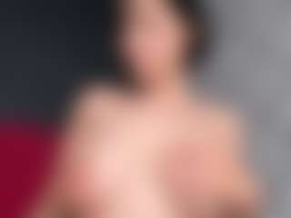 Giannasue's Live Sex Cam Show