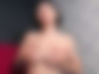Giannasue's Live Sex Cam Show