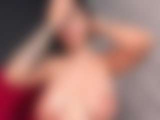 Giannasue's Live Sex Cam Show