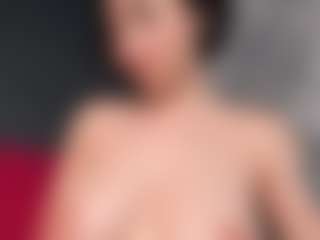 Giannasue's Live Sex Cam Show