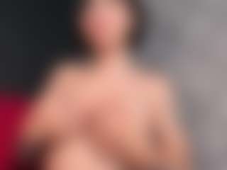 Giannasue's Live Sex Cam Show