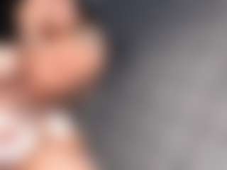 Live cam show with Giannasue - Interactive on Camversity