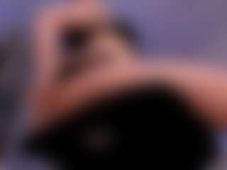 Live cam show with LilianKroft - Smoking on Livezox