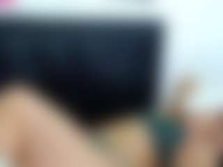 Live cam show with KellyJoness - Public Curvy on thefappeningchat.com