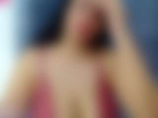 KellyJoness MILF webcam performer live streaming