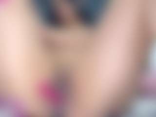 KellyJoness MILF webcam performer live streaming