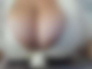 Lia saenz's Live Sex Cam Show