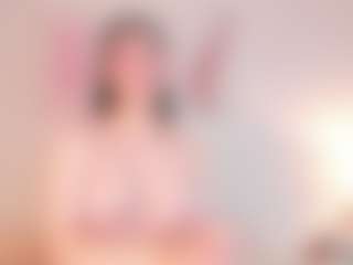 Live cam show with Halsey - Gray Eyes on live18s.com
