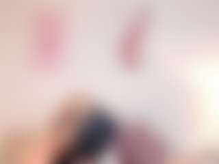 Live cam show with Halsey - Gray Eyes on CamClone