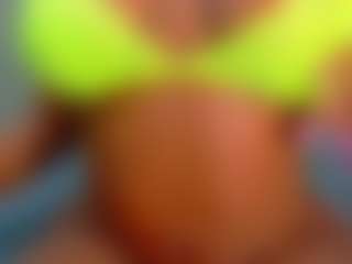 Live cam show with Valentina - MILF on Camsoda