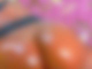 Valentina MILF webcam performer live streaming