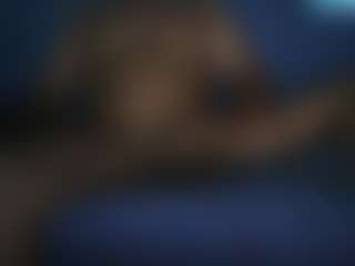 Live cam show with chichoplus1 - Tease on Dolls Live