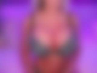 Live cam show with AlenaCroft - Pornstar Squirt on Camsoda