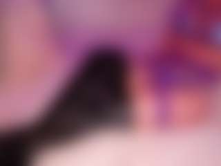 Live cam show with AlenaCroft - Pornstar MILF on AdultVida.com