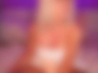 Live cam show with AlenaCroft - Pornstar Shaved Pussy on x69.live