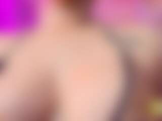 LiindaEvans's Live Sex Cam Show