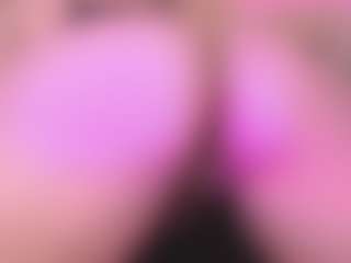 Live cam show with LiindaEvans - Milk on Camming Site