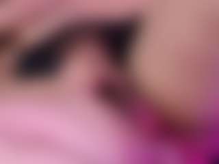 Live cam show with LiindaEvans - Erotic on luckytryst.com