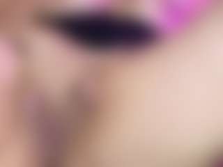 Live cam show with LiindaEvans - Milk on luckytryst.com
