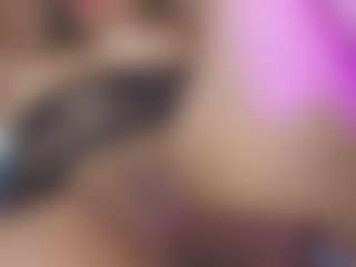 Live cam show with LiindaEvans - Brown Eyes on Camsoda