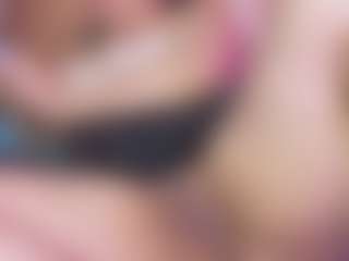 Live cam show with LiindaEvans - Ride on Dare Cams