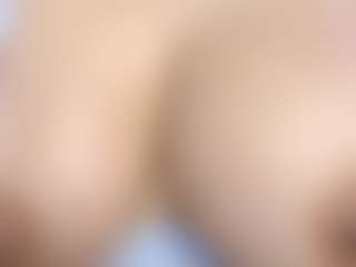 Live cam show with LiindaEvans - Milk on Camsoda