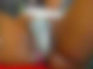 Live cam show with E L I E T T E - Brown Hair on Milfs Live