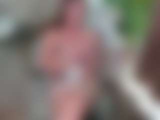 Live cam show with BustyNatascha - Busty on Fling VIP Chat