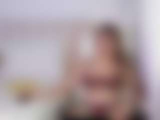 Live cam show with CLAR - Full Nudity on SxyPornLive