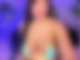 Live cam show with AlaiaSweet - Spit on googirlz