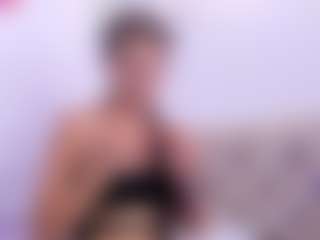Chelseylewis MILF webcam performer live streaming