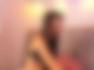 Live cam show with Chelseylewis - Public Brown Hair on AdultVida.com