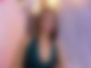 Live cam show with Chelseylewis - Public on xxxlivecams.org