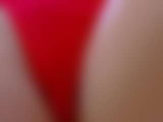 Live cam show with Chelseylewis - Petite MILF on PervPlay.com