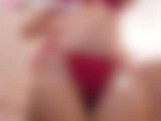 Chelseylewis MILF webcam performer live streaming