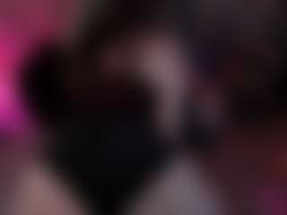 Live cam show with Lila Ellis - Dominant on AdultVida.com