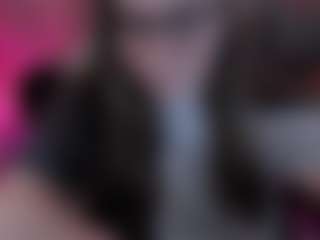 Live cam show with Lila Ellis - American BBW on CamClone