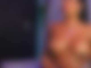 Live cam show with Rox Thee Stallion - Brown Hair on Fling VIP Chat