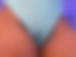 Live cam show with Madison - Interactivetoy on CamClone