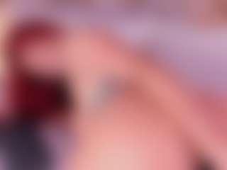 Janna MILF webcam performer live streaming