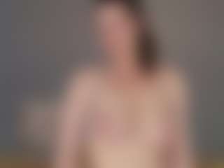 Live cam show with LeiaSwift - Pregnant on Dolls Live