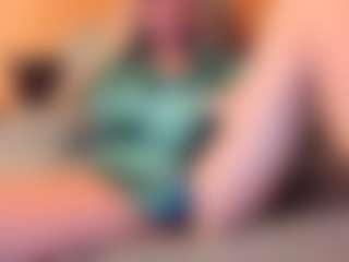 Live cam show with Ultra Chick - Latina on Streamer API