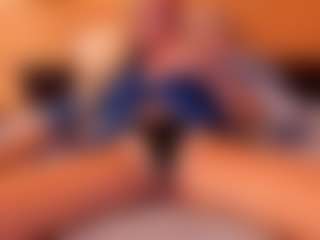 Live cam show with Ultra Chick - Latina on Camsoda