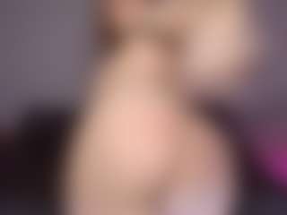 Live cam show with Helen Moore - Asshole on StripNow