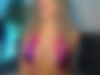 Live cam show with Cattleya - Suck on Camversity