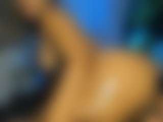 Live cam show with Cattleya - Suck on Camsoda